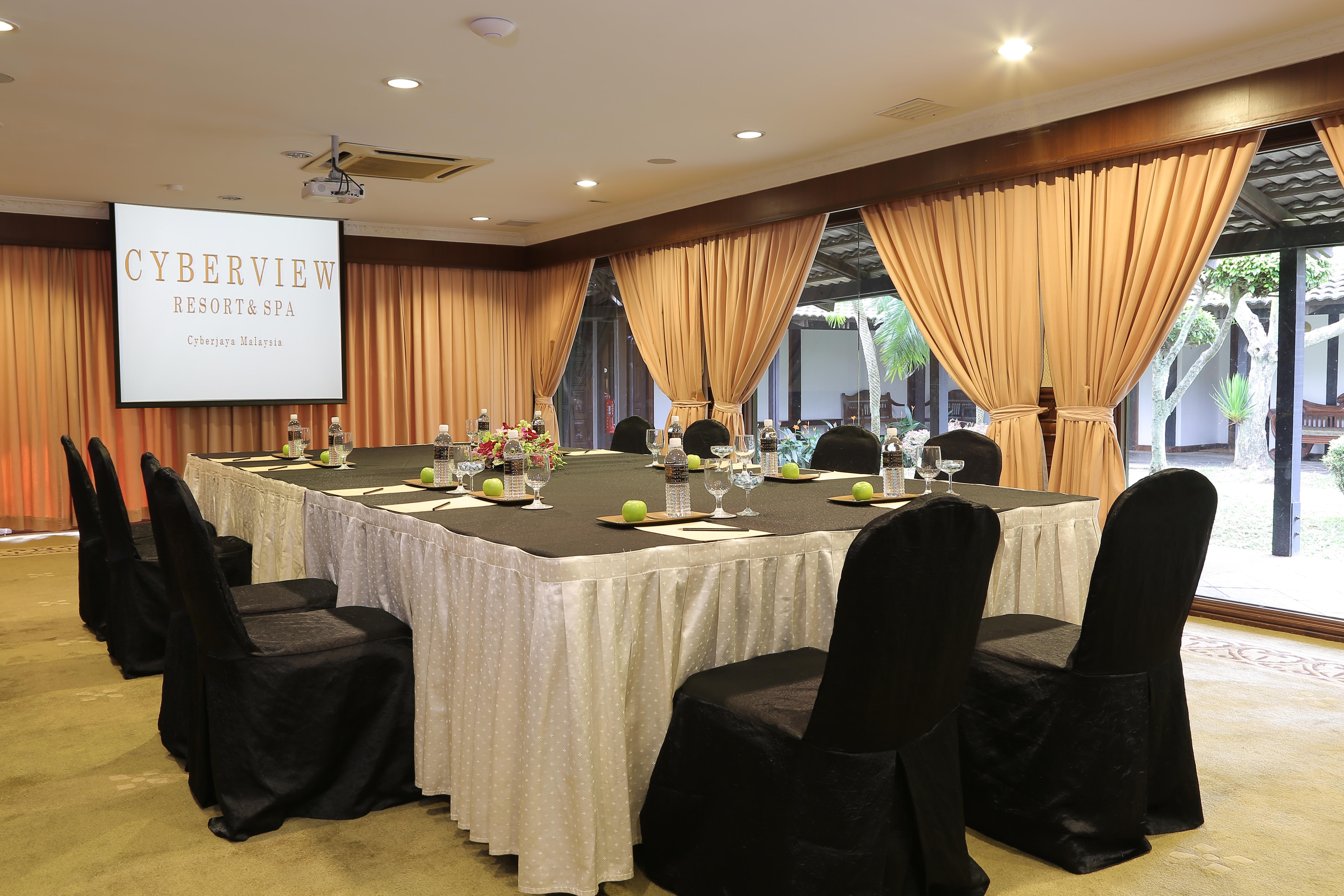 Cyberview Resort & Spa Сайберджая Экстерьер фото Cyberview's meeting room