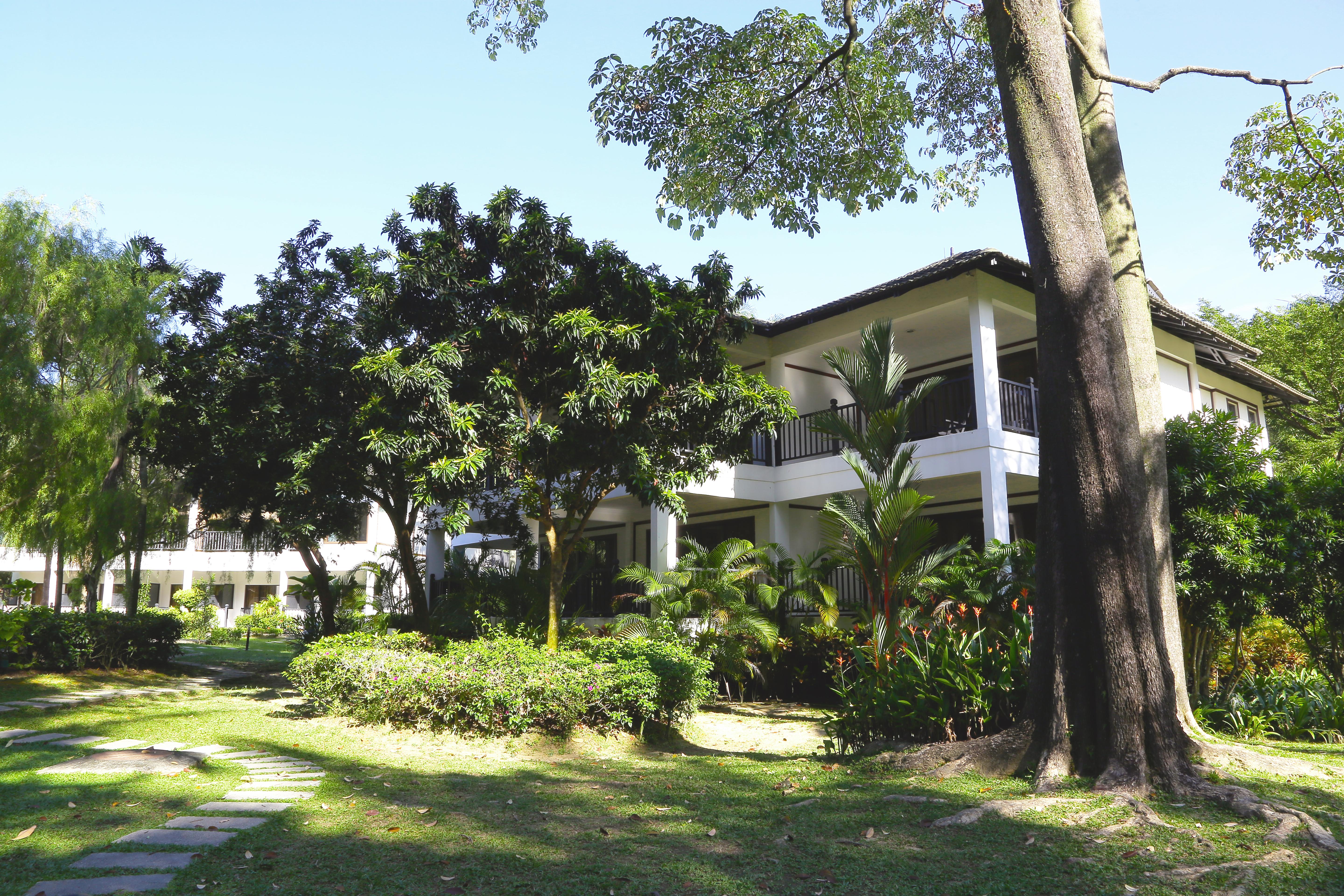Cyberview Resort & Spa Сайберджая Экстерьер фото The University of the Philippines Diliman campus